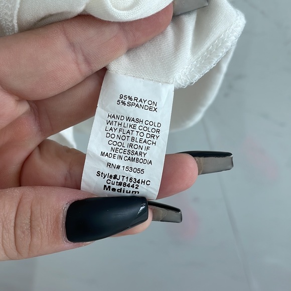 Hippie Chic Lip shirt - Picture 6 of 7